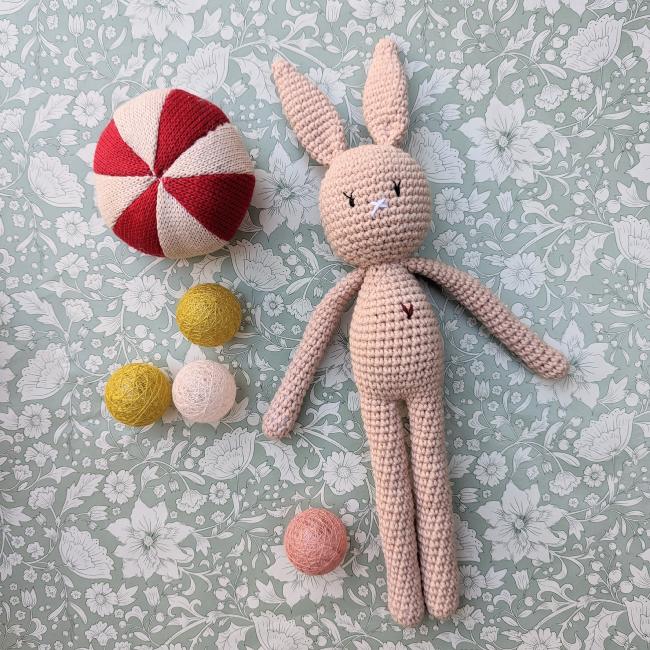 Doudou lapin corde en crochet