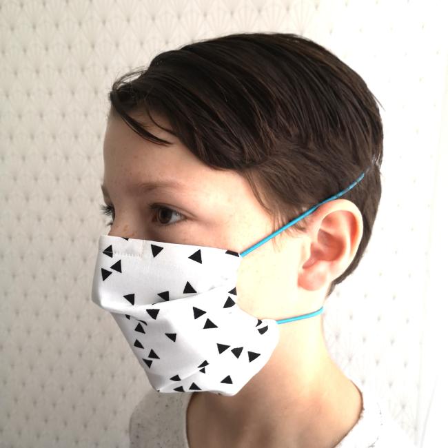 MASQUE BARRIÈRE ENFANT TRIANGLES